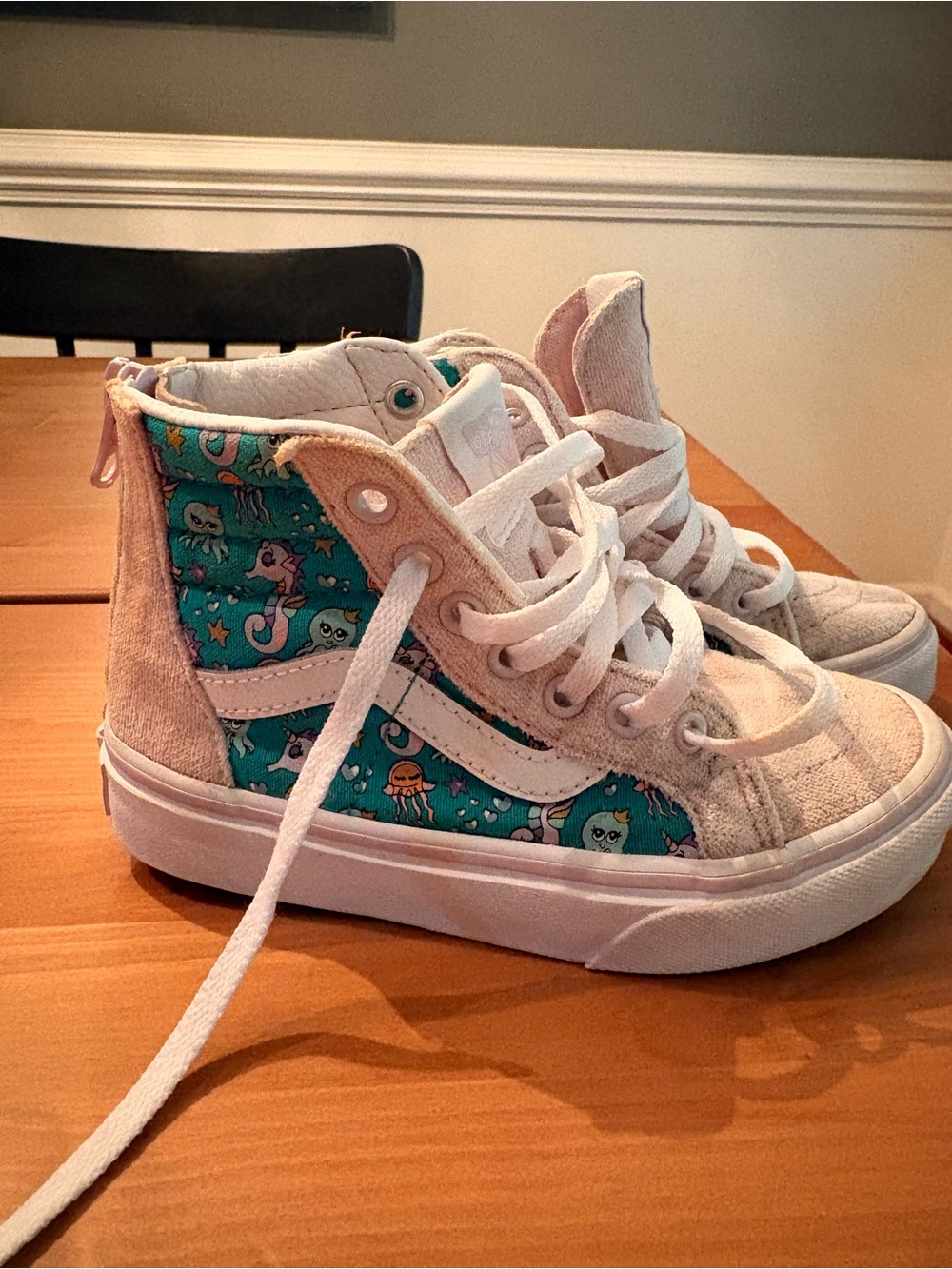 Vans Kids High-Top Sneakers with Teal Sea Creature Print